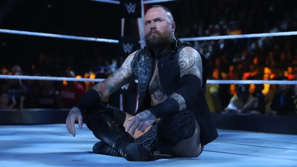 WWE revela o verdadeiro motivo da ausência de Aleister Black na TV
