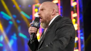 Triple H entra em polêmica ao responder críticas dos fãs da WWE