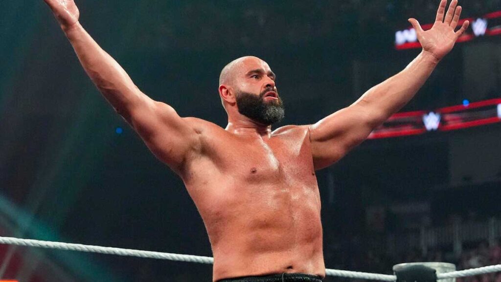 Triple H optou por tirar Rusev da programação da WWE
