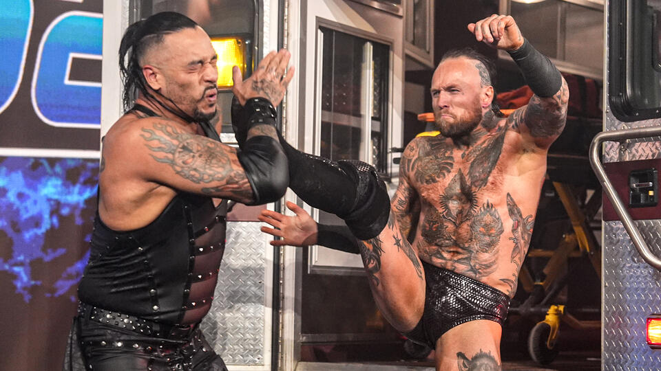 Damian Priest supera Aleister Black em Ambulance Match no SmackDown