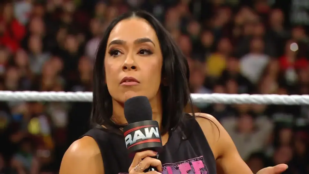 AJ Lee enfrentará Becky Lynch no WWE Elimination Chamber