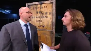 Caixa misteriosa da WWE levanta rumores sobre possíveis grandes retornos