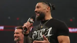 Roman Reigns continua zombando de CM Punk após o fim do WWE RAW