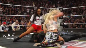 Roxanne Perez faz o seu retorno no WWE RAW