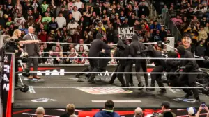 WWE é alvo de zombaria após segmento de Seth Rollins no RAW