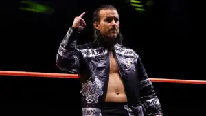 Adam Cole segue sem previsão de retorno à AEW