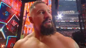 Bron Breakker faz retorno surpresa na WWE WrestleMania 42 e causa derrota de Seth Rollins