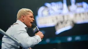 Cody Rhodes afirma que retorno de Pat McAfee teve a “pior recepção da história” da WWE
