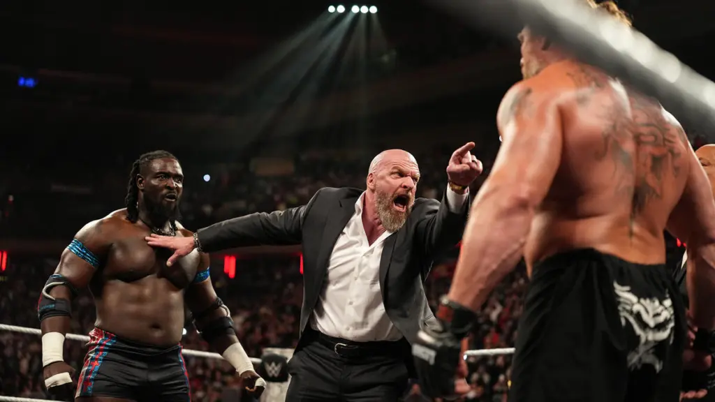 Triple H é acusado de tentar roubar os holofotes no último WWE RAW